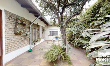 Casa en venta en Martinez 3 ambientes con patio y cochera mas Dpto 3 amb c/patio.