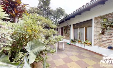 Casa en venta en Martinez 3 ambientes con patio y cochera mas Dpto 3 amb c/patio.