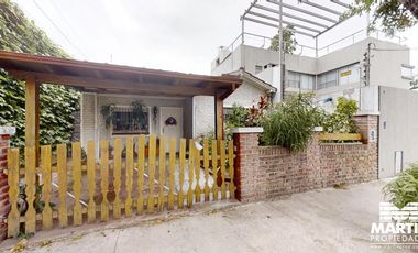 Casa en venta en Martinez 3 ambientes con patio y cochera mas Dpto 3 amb c/patio.