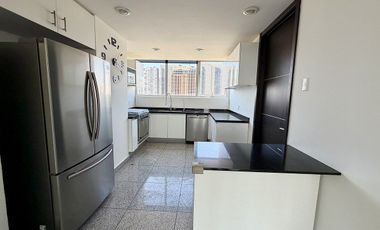 Departamento en renta Bosque Real Towers