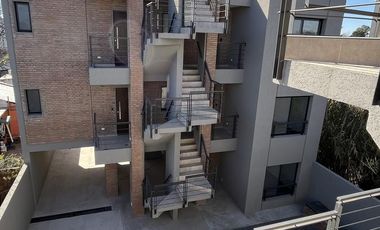 VENTA -EXCELENTE DEPTO 2 AMB -IDEAL INVERSION -CON RENTA-200 M DE ESTACION PILAR
