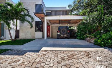 Residencia contemporánea en Senderos de Mayakoba