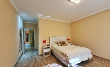 VENTA CASA 5 AMBIENTES VALENTIN ALSINA GARAGE PILETA