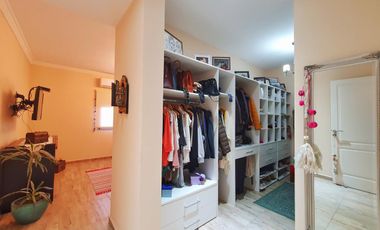 VENTA CASA 5 AMBIENTES VALENTIN ALSINA GARAGE PILETA