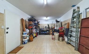 VENTA CASA 5 AMBIENTES VALENTIN ALSINA GARAGE PILETA