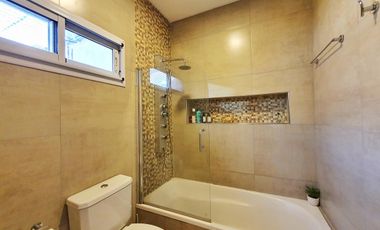 VENTA CASA 5 AMBIENTES VALENTIN ALSINA GARAGE PILETA