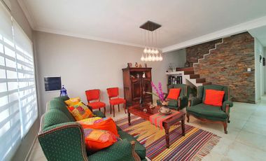 VENTA CASA 5 AMBIENTES VALENTIN ALSINA GARAGE PILETA