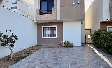 Casa en venta en privada Península Sur amueblada