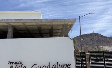 Casa en venta en privada Península Sur amueblada