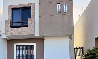 Casa en venta en privada Península Sur amueblada