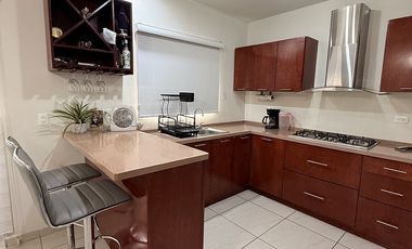 Casa en venta en privada Península Sur amueblada