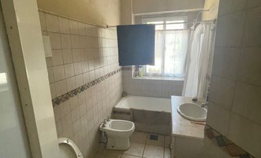 Chalet de época 10 ambientes Frente al Colegio Lincoln - La Lucila