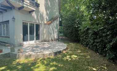 Chalet de época 10 ambientes Frente al Colegio Lincoln - La Lucila