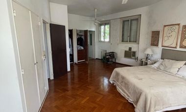 Chalet de época 10 ambientes Frente al Colegio Lincoln - La Lucila