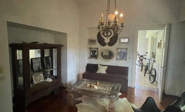 Chalet de época 10 ambientes Frente al Colegio Lincoln - La Lucila