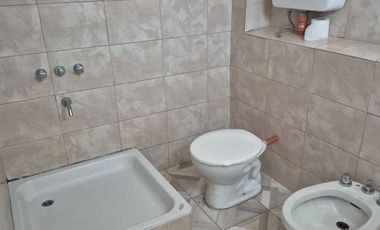 ph o departamento al frente con balcon