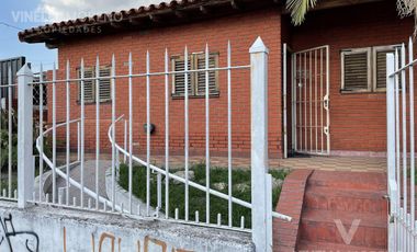 Casa gran lote 4 ambientes