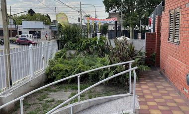 Casa gran lote 4 ambientes