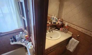 Casa chalet seis ambientes jardin a la venta en Wilde apto acepta permutas