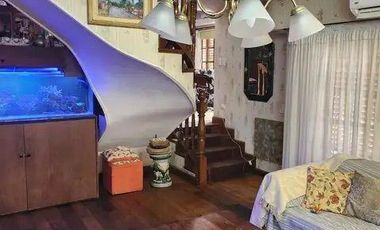 Casa chalet seis ambientes jardin a la venta en Wilde apto acepta permutas