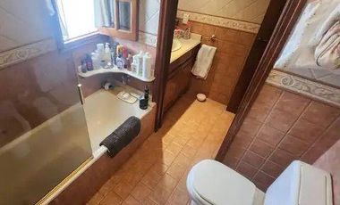 Casa chalet seis ambientes jardin a la venta en Wilde apto acepta permutas