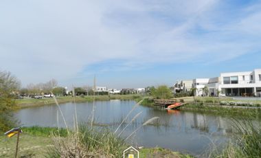 CASA EN VENTA, EL CANTON, BARRIO ISLAS, LOTE AL 300