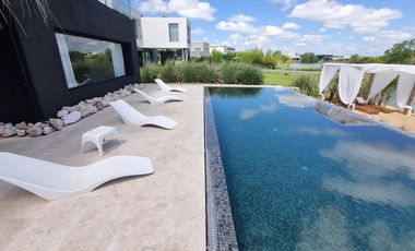 CASA EN VENTA, EL CANTON, BARRIO ISLAS, LOTE AL 300
