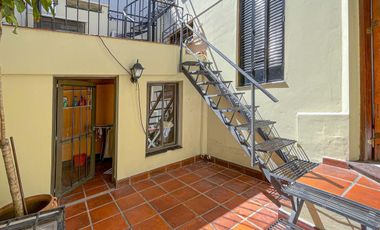 Casa 4 dormitorios con cochera, terraza y parrillero