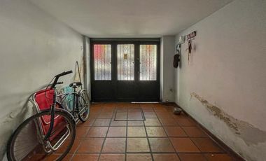 Casa 4 dormitorios con cochera, terraza y parrillero