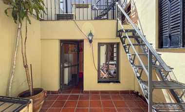 Casa 4 dormitorios con cochera, terraza y parrillero