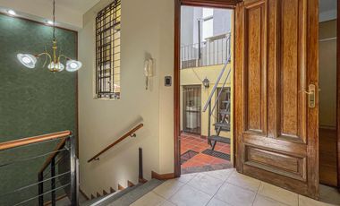 Casa 4 dormitorios con cochera, terraza y parrillero