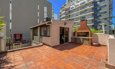 Casa 4 dormitorios con cochera, terraza y parrillero