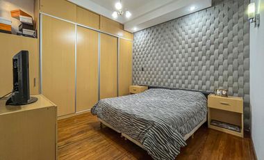 Casa 4 dormitorios con cochera, terraza y parrillero