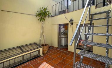 Casa 4 dormitorios con cochera, terraza y parrillero