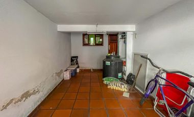 Casa 4 dormitorios con cochera, terraza y parrillero