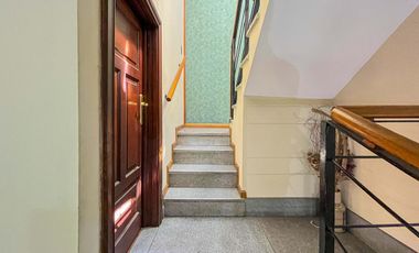 Casa 4 dormitorios con cochera, terraza y parrillero