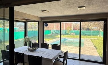 Venta - Casa de 3 dormitorios en Villa Catalina, Rio Ceballos