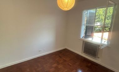 Casa en alquiler de 6 ambientes en Acassuso