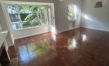 Casa en alquiler de 6 ambientes en Acassuso