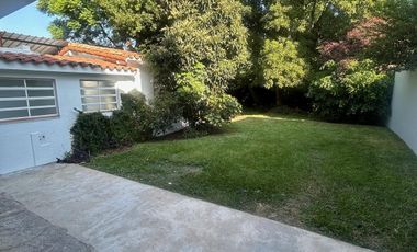 Casa en alquiler de 6 ambientes en Acassuso