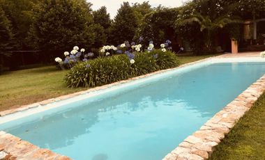 Espectacular Casa en Club de Polo en Lobos
