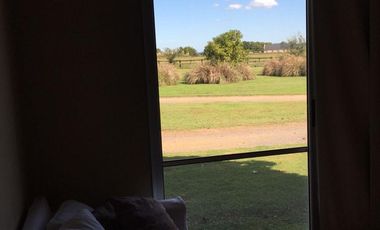 Espectacular Casa en Club de Polo en Lobos