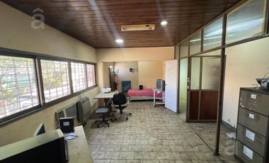 Local con depósito en Venta en Villa Ballester