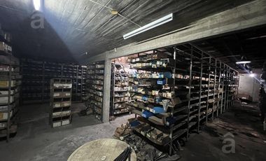 Local con depósito en Venta en Villa Ballester