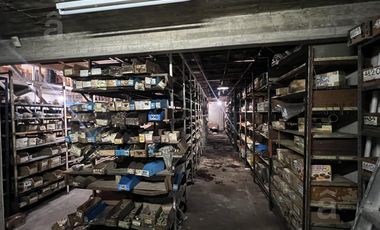 Local con depósito en Venta en Villa Ballester