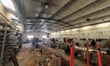 Local con depósito en Venta en Villa Ballester