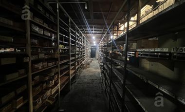 Local con depósito en Venta en Villa Ballester