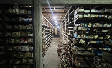 Local con depósito en Venta en Villa Ballester