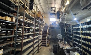 Local con depósito en Venta en Villa Ballester