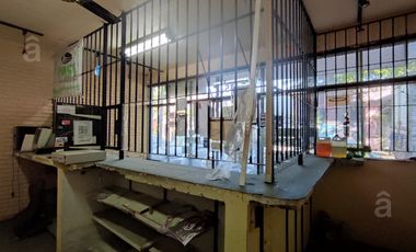 Local con depósito en Venta en Villa Ballester